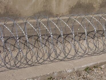 решетка забор фото: Егоза Проволока! Колючая проволока # СББ Спиральный Барьер — 2