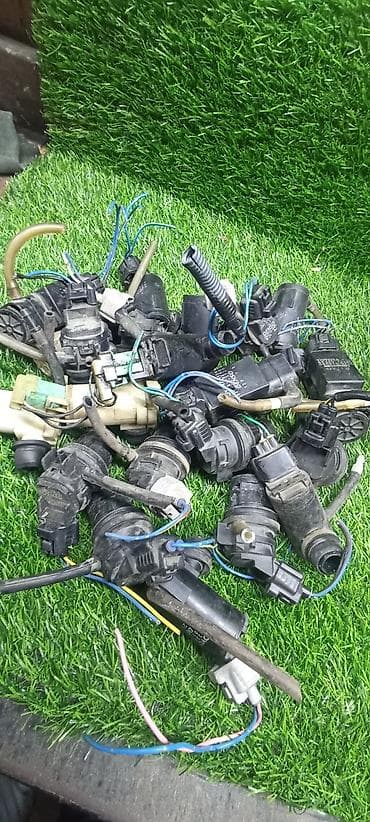 step: Оригинальные моторчик стеклоочистителя на Тойота Камри 35 40 50 55 — 1