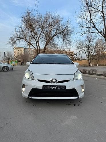 двигатель поло: Toyota Prius: 2014 г., 1.8 л, Вариатор, Гибрид, Хэтчбэк — 2