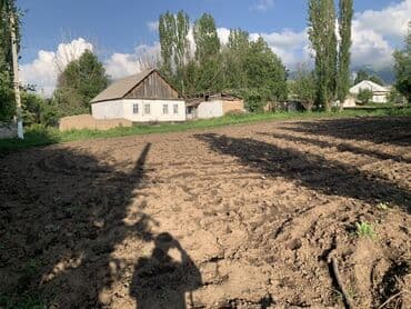 продается дом в расрочку: Үй, 15 кв. м, 5 бөлмө, Менчик ээси, Эски ремонт — 2