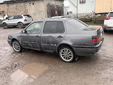 Volkswagen Vento: 1994 г., 1.8 л, Ручные, Бензин, Седан