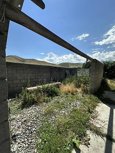 Кыймылсыз мүлк: 📍 В Сокулукском районе в селе Конуш продаётся дом на участке 5 соток — 5