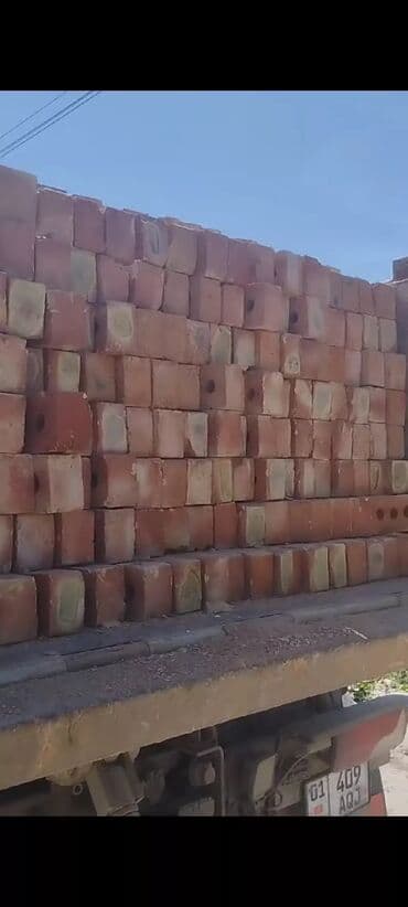 красный страитель: Пустотелый, дырчатый, Жженый кирпич, Полублок, 250×120×90 — 2