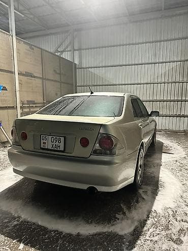 Toyota Altezza: 2002 г., 2 л, Автомат, Бензин, Седан