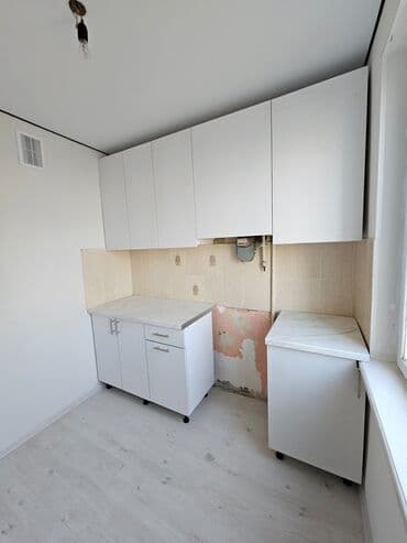 продаю квартиру 10 микрорайон: 3 комнаты, 58 м², 104 серия, 4 этаж, Косметический ремонт — 7