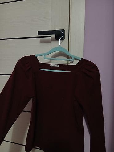 красный свитер: Женская кофта цвета cherry — 1