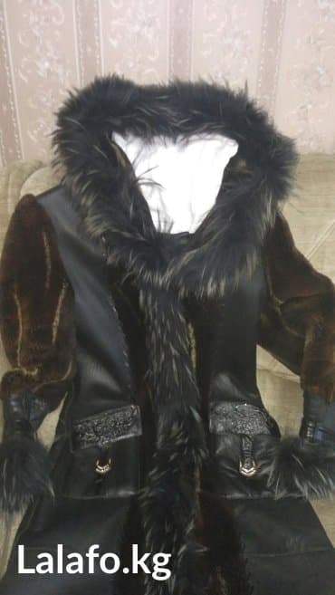 продаю дубленку: Дубленка размер 46-48 очень теплая для морозов, с капюшоном — 1