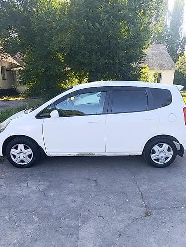 Продажа авто: Honda Fit: 2002 г., 1.3 л, Вариатор, Бензин, Хэтчбэк — 6
