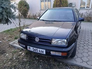Volkswagen Vento: 1993 г., 1.8 л, Механика, Бензин, Седан at lalafo.kg Volkswagen Vento: 1993 г., 1.8 л, Механика, Бензин, Седан