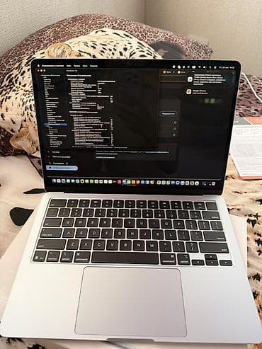 rebmi not 11: MacBook Air 13" (чип Apple M4, 2025) - Цвет: skyblue - Экран 13.6" — 4
