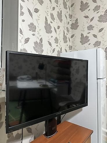 магнитолы на авто: Телевизор Samsung, диагональ около 32–34". Особенности и функции: - — 2