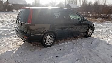 купить степвагон: Honda Stream: 2003 г., 1.7 л, Бензин, Минивэн — 3