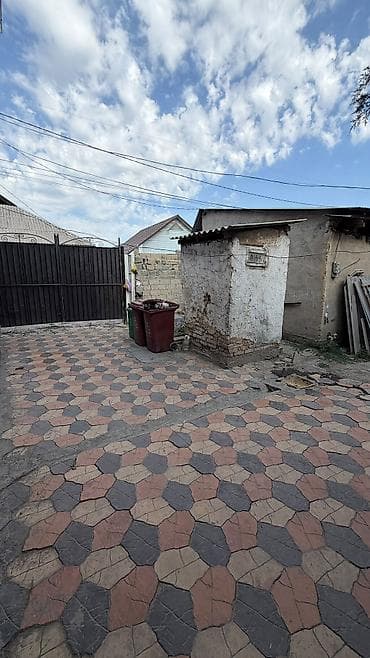 купля продажа дома: Продается гостевой дом в районе Тоголок Молдо/ БЧК ж/м Салам Алик — 2