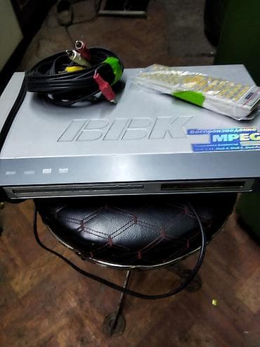 вафельница 7 в 1: Мантышница 1500сом Духовка новая 4500сом ДВД плеер оригинал ВВК — 3