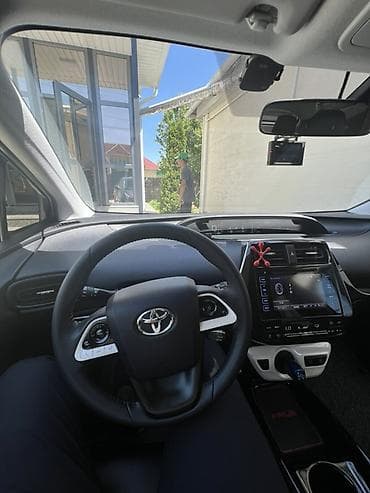 кузовные запчасти тойота рав 4: Toyota Prius: 2018 г., 1.8 л, Вариатор, Гибрид, Лифтбек — 8