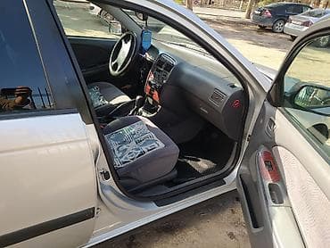 фары тайота авенсис: Toyota Avensis: 1999 г., 1.8 л, Ручные, Бензин, Хэтчбэк — 4