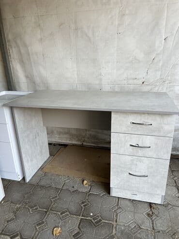 Компьютерный стол, Новый, С полками at lalafo.kg Компьютерный стол, Новый, С полками