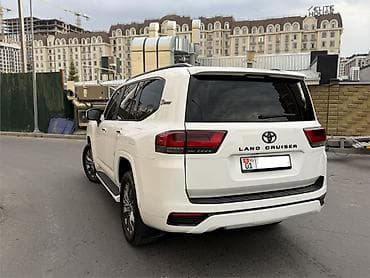 Toyota Land Cruiser: 2022 г., 3.5 л, Автомат, Бензин, Внедорожник — 4
