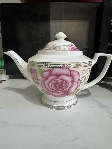 чайник фарфоровый: Чайники с декоративной росписью — 2 штуки. 1) Эмалированный чайник — 2