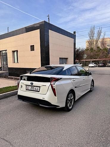 Toyota: Toyota Prius: 2016 г., 1.8 л, Автомат, Гибрид, Лифтбек — 4