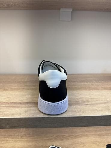 Жеке буюмдар: Эркектердин кроссовкасы, 41, 44, 40, Жаңы, түсү - Кара, Өзү алып кетүү — 4