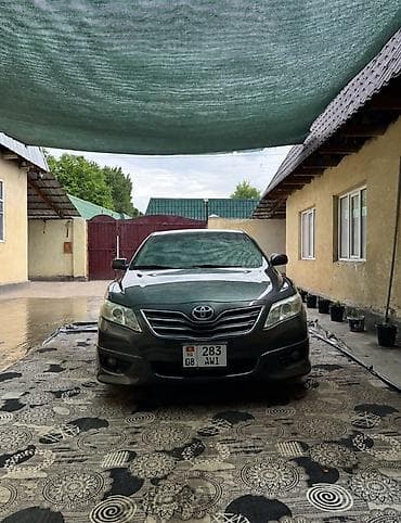 Другой транспорт: Toyota Camry 45, седан, темно‑серый цвет. Левый руль. 2.5 АВТОМАТ — 1