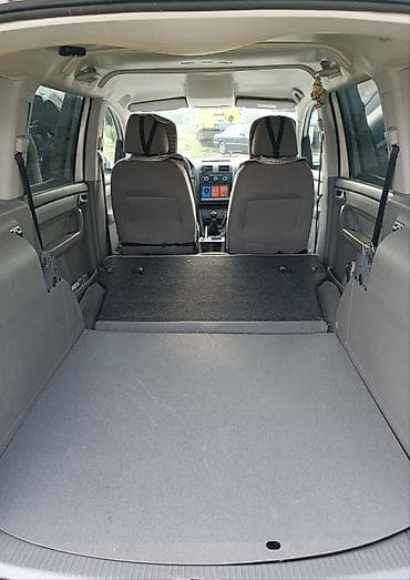 touran: Volkswagen Touran: 2018 г., 1.6 л, Механика, Бензин, Минивэн — 5