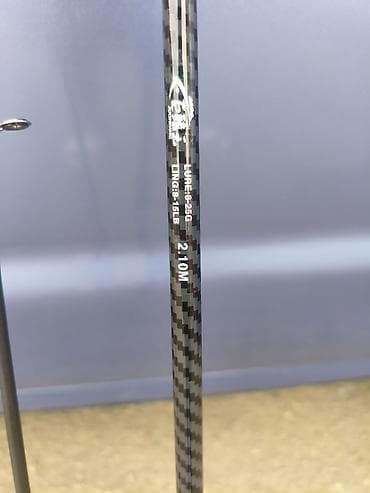 панель приборов: Спиннинговое удилище 2.10 м, тест 8–25 г - Двухчастная конструкция - — 4