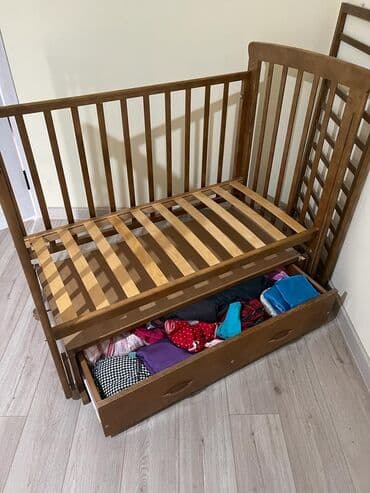 Парты: Продаю детский кровать, в отличном состоянии, чистая дерево (не — 3