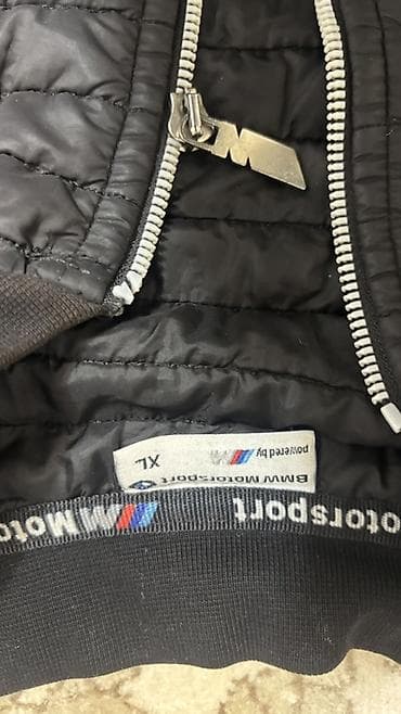 Женская одежда: Размер XL маломерка. Оригинал.Утеплённая жилетка BMW M Motorsport - — 2