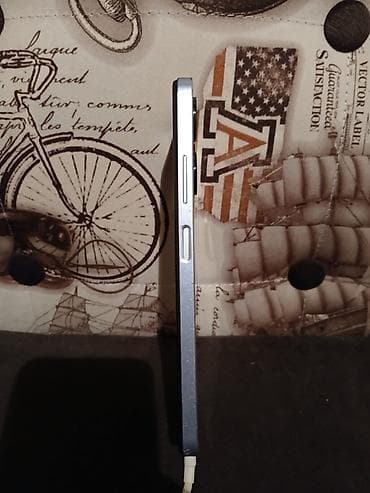 xbox series s: Infinix HOT 30i, Б/у, 128 ГБ, цвет - Белый, 2 SIM — 3