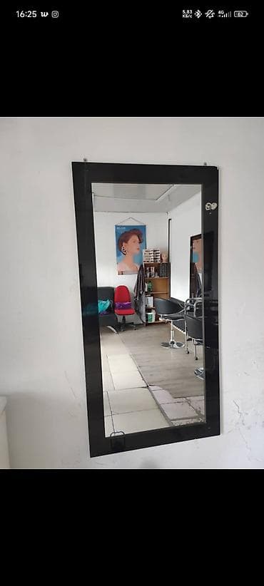 аренда декор: Настенное зеркало в черной рамке - Вертикальное прямоугольное зеркало — 1