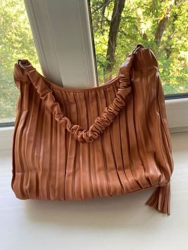 у настоящей женщины должна быть сумка из италии: Срочно продаётся новая женская сумка очень удобная, лёгкая — 1