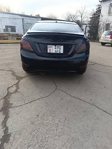 lada vesta: Hyundai Solaris: 2013 г., 1.6 л, Механика, Бензин, Седан — 3