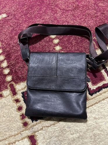 Барсетка, Материал: Натуральная кожа, Застежка на магните, Множество карманов, Б/у