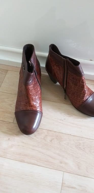 обувь новые: Ботинки, 37, Ilona, Новый, цвет - Коричневый, Самовывоз, Платная доставка — 1