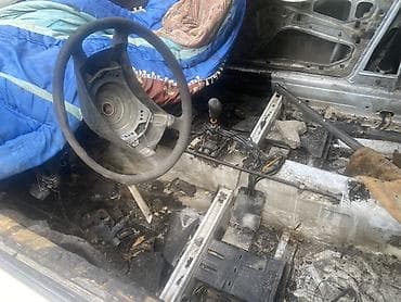 mazda 3: Mercedes-Benz W124: 1987 г., 2.3 л, Механика, Бензин, Седан — 8