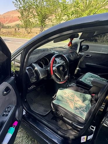 camry 1998: Honda Fit: 2007 г., 1.4 л, Автомат, Бензин, Хэтчбэк — 5