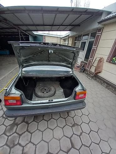 Продажа авто: Volkswagen Jetta: 1987 г., 1.8 л, Ручные, Бензин, Седан — 8
