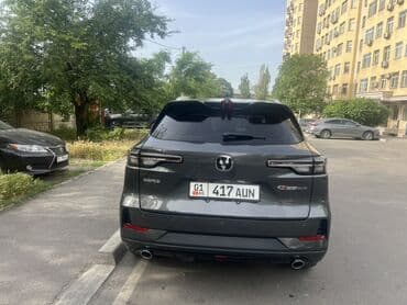 мото электрический: Серый кроссовер Changan, оснащенный светодиодными фарами и — 5