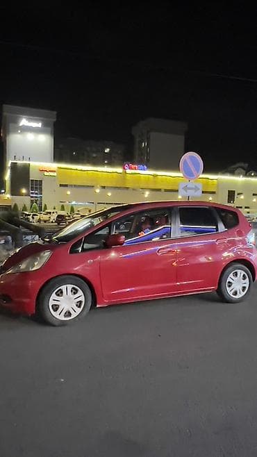 Продажа авто: Honda Fit: 2010 г., 1.5 л, Автомат, Бензин, Хэтчбэк — 2