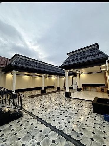 арка дома: Просторный двухэтажный дом в классическом стиле с эффектной — 3