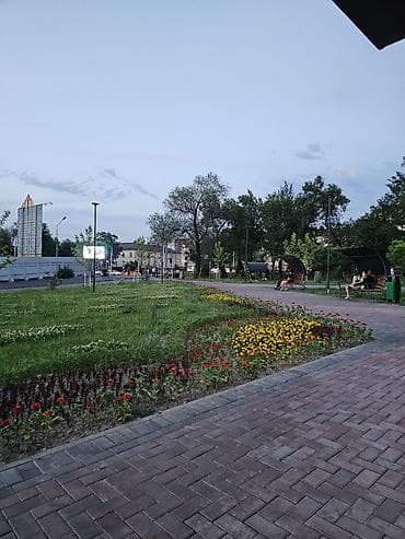 возле реки: Сдается 2-х ком. времянка с прихожкой, рядом с домом хозяина, в одном — 5