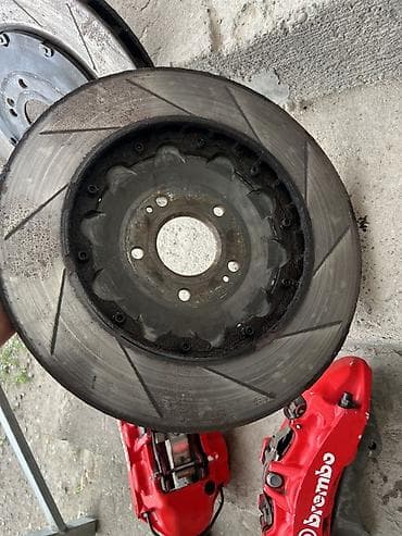 супор: Тормозной комплект Brembo (передняя ось) Состав: - Пара — 6