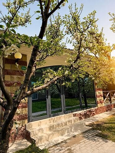 novel hotel иссык куль цены: Коттедж, Коттедж ЦО Радуга, Сары-Ой, Детская площадка, Парковка, стоянка, Охраняемая территория — 7