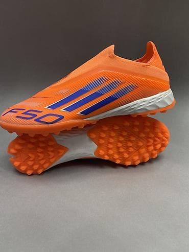 Спорт и отдых: Футбольные бутсы/сороконожки Adidas F50 (без шнурков) - Назначение — 1