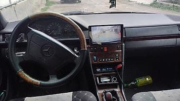 Транспорт: Mercedes-Benz W124: 1995 г., 0.2 - engine capacity л, Седан — 1