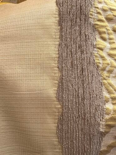 4 микрайон: Шторы парча турецкая, в хорошем состоянии высота 2.87 Самовывоз 12 — 3