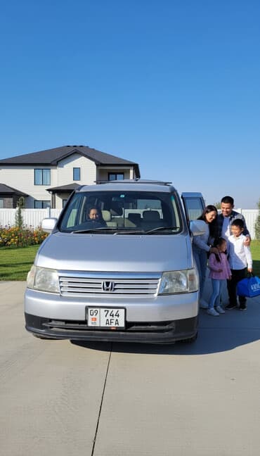 срочно продаю в связи с переездом: Honda Stepwgn: 2002 г., 2 л, Автомат, Бензиновая, Минивэн — 1