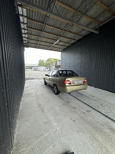 shevrolet blazer: Daewoo Nexia: 2010 г., Седан — 5